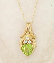 Peridot & Diamond Gold Heart Pendant Necklaceperidot 