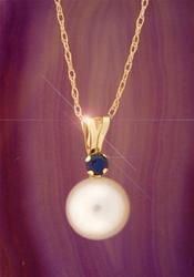 Pearl and Sapphire Gold Pendant Necklace