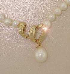 17in White Pearl 14K Gold Necklace w/dropwhite 